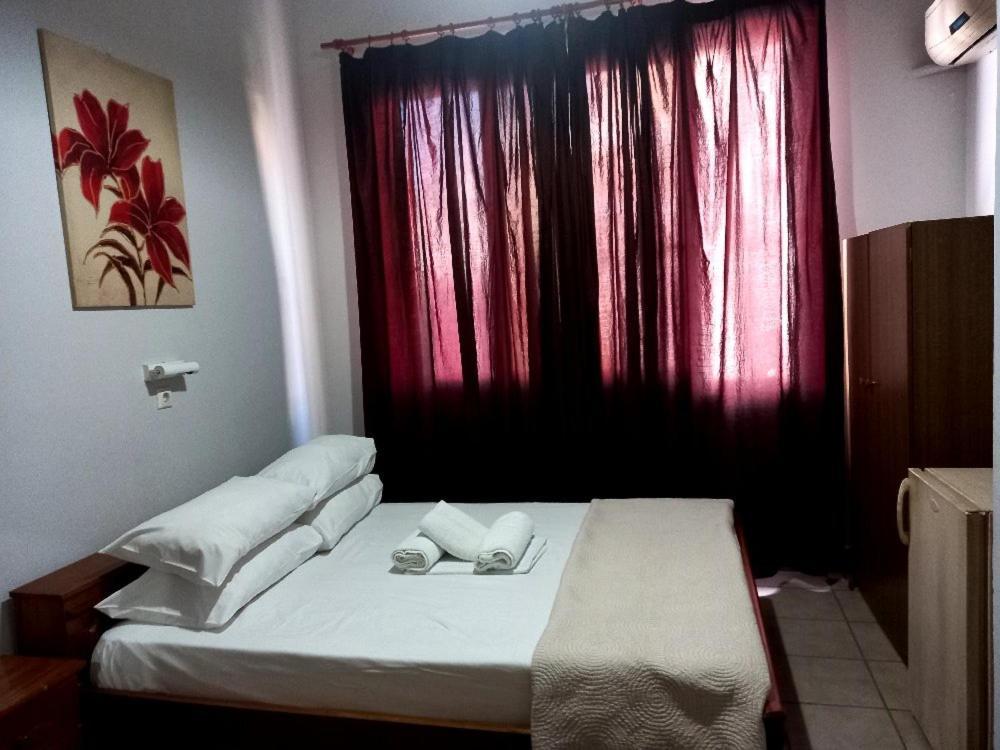 Hotel Korydallos Piraeus Buitenkant foto